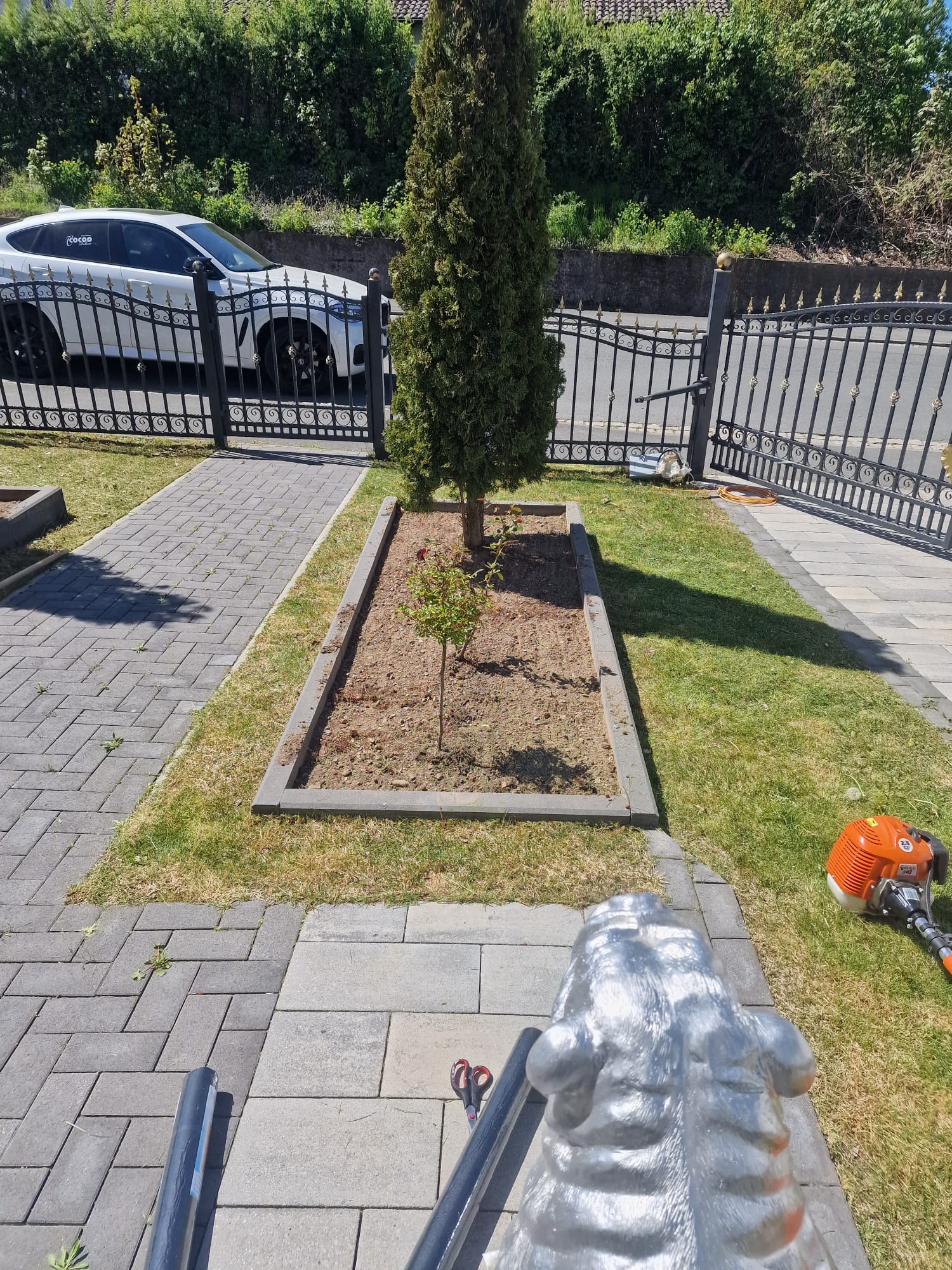 Garten- und Außenarbeiten der Gartenzwillinge, Bild 1